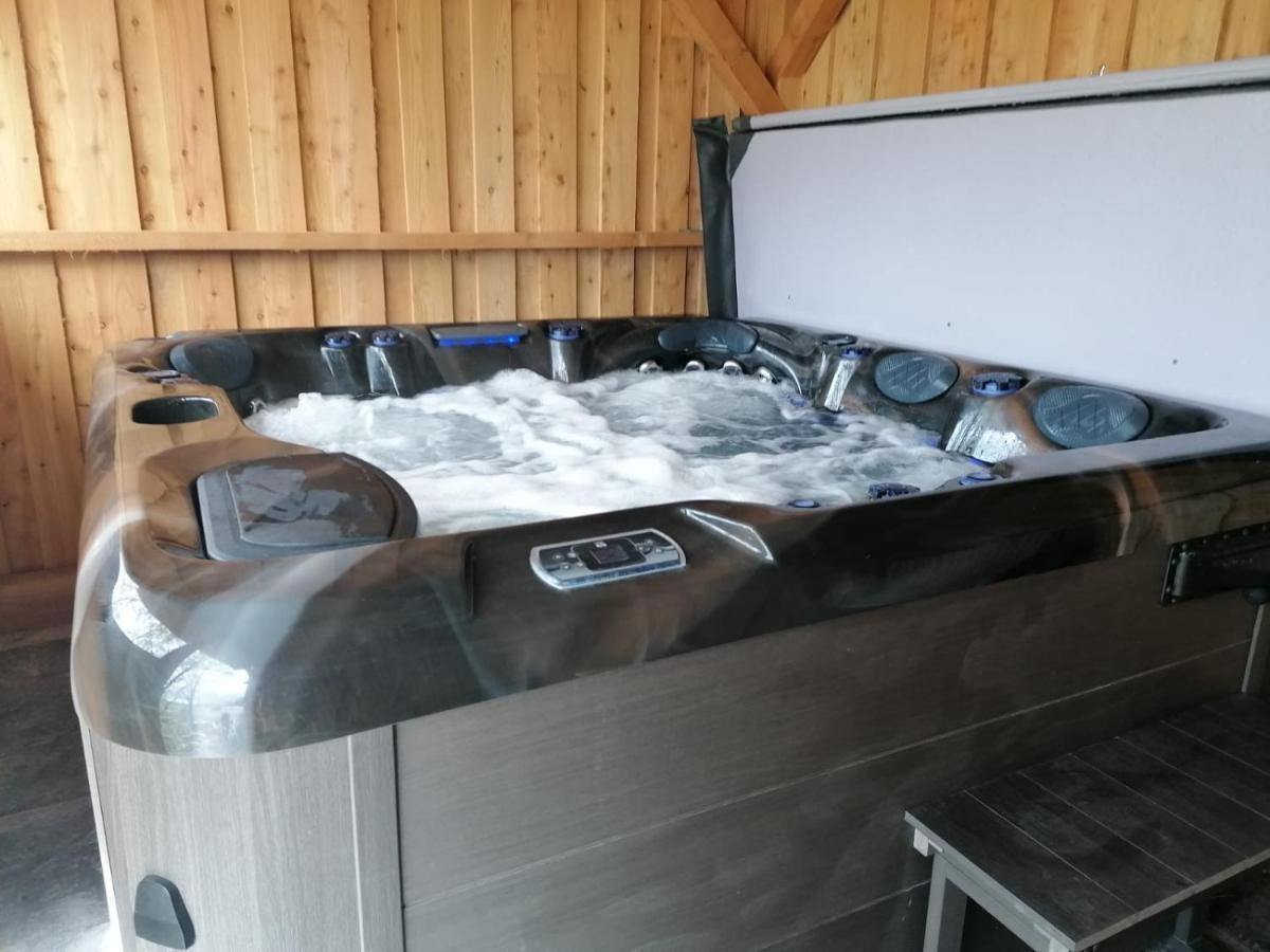 Whitebridge  Rest At Last - Highland Apartment With Private Hot Tub מראה חיצוני תמונה