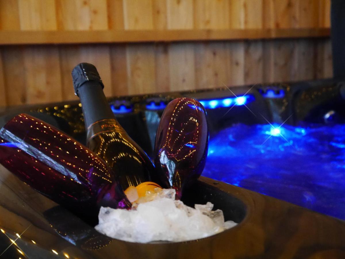 Whitebridge  Rest At Last - Highland Apartment With Private Hot Tub מראה חיצוני תמונה